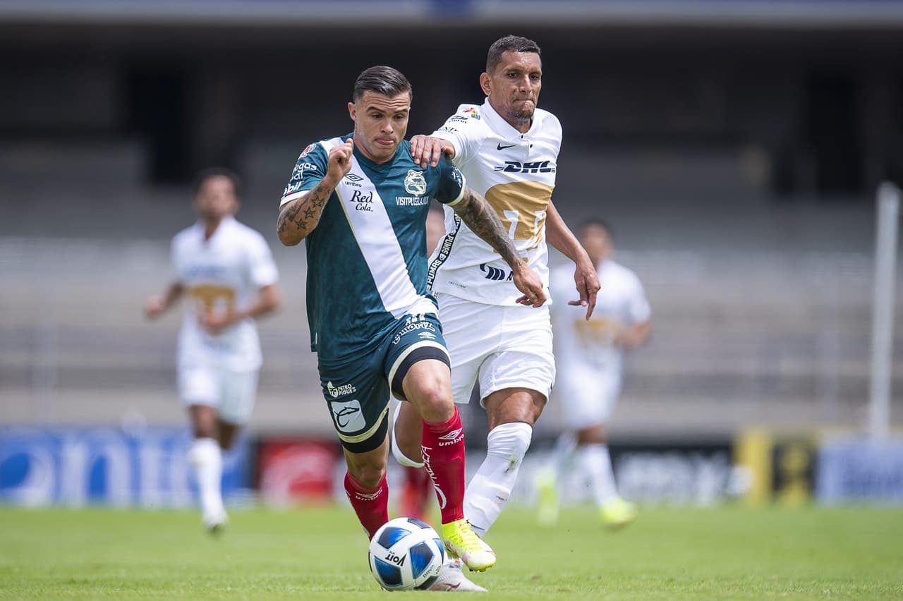 Pumas rompe su mala racha tras vencer 2-0 a Puebla en Ciudad Universitaria durante la Jornada 6 del Apertura 2021. La primera anotación fue por parte de Washington Corozco al 74' y, con penalti, Juan Ignacio Dinneno convirtió al 81.