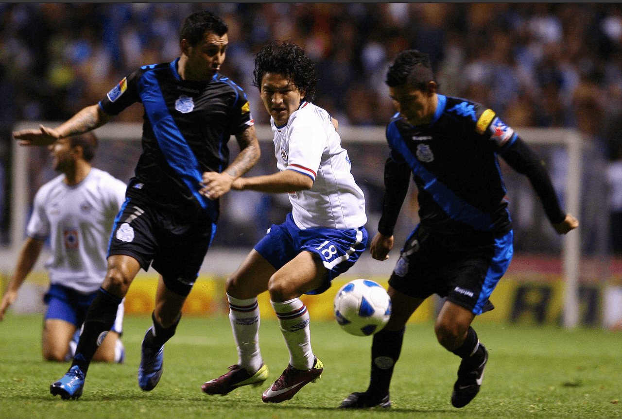 <b>Puebla 2-0 Cruz Azul | Liga MX | Fecha 15 | Clausura 2011</b>
<br>16/abril/2011 | El XI de Puebla: Alexandro Álvarez, Alejandro Acosta, Álvaro Ortíz, Roberto Juárez, Orlando Rincón, José González, Yasser Corona, Gerardo Lugo, Gabriel Pereyra, Walter Jiménez y Félix Borja.
