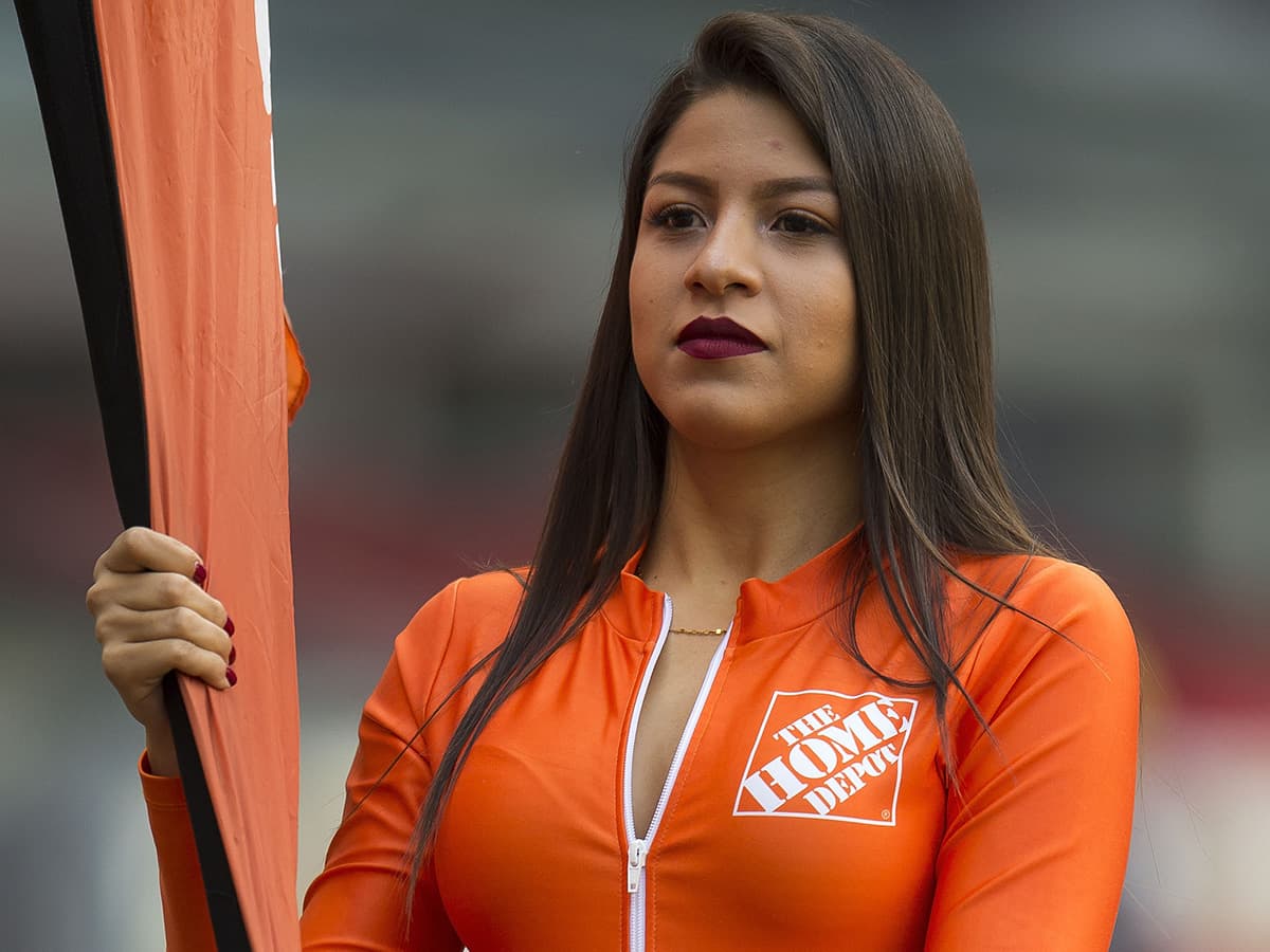 Edecanes en el Estadio Azteca, previo al juego por la jonrada 2 del Apertura 2018 de la LIga MX entre América y Atlas.