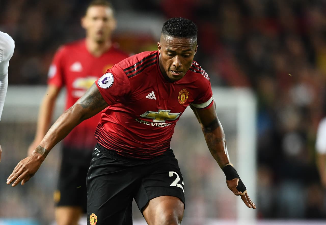 Defensa: Antonio Valencia (Actualmente en el equipo)