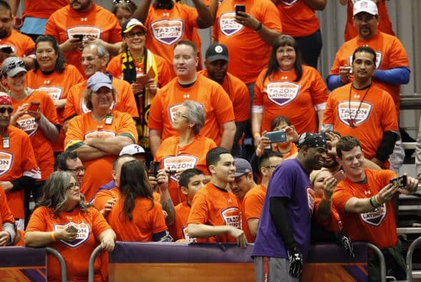 La Conferencia Nacional se impuso a la Conferencia Americana en el Tazón Latino IX y Hristo Stoichkov, para sorpresa de todos, fue reconocido como el MVP del juego, disfruta aquí de las mejores imágenes (Foto: Mario Castillo).