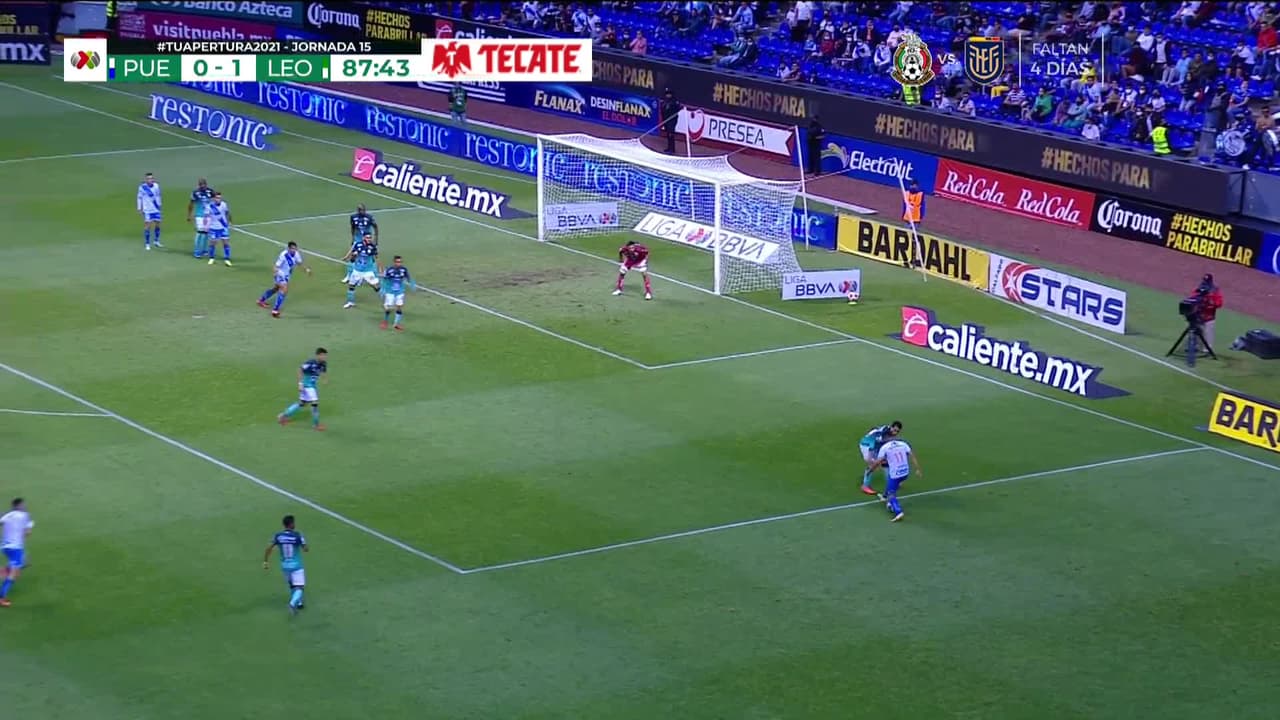 ¡TIRO ATAJADO! disparo por Santiago Ormeño.