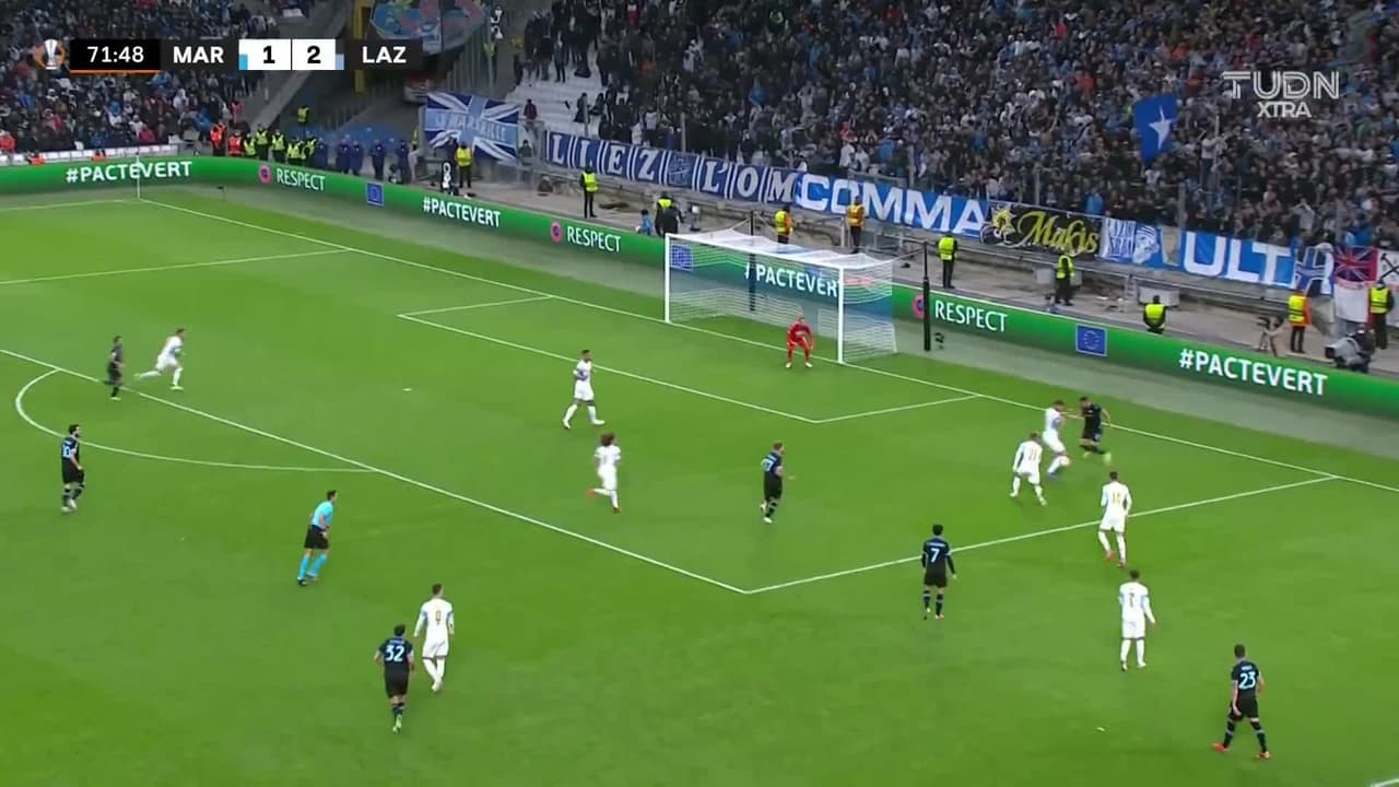 ¡TIRO ATAJADO! disparo por Pedro.