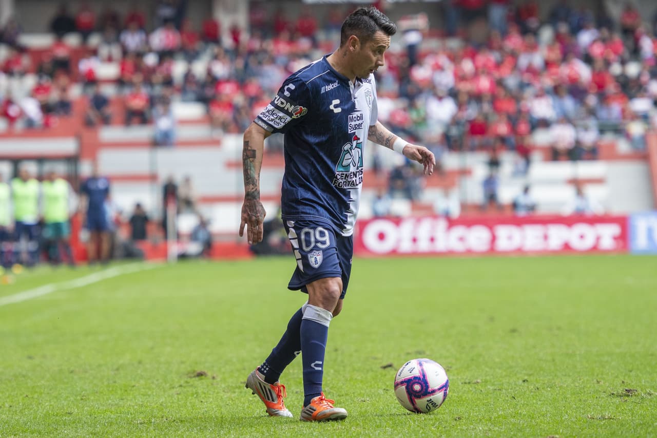 Rubens Sambueza no pudo generar mucho peligro contra su exequipo.