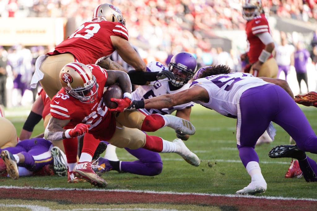 San Francisco se impone 27-10 a los Minnesota Vikings en el Levi's Stadium.