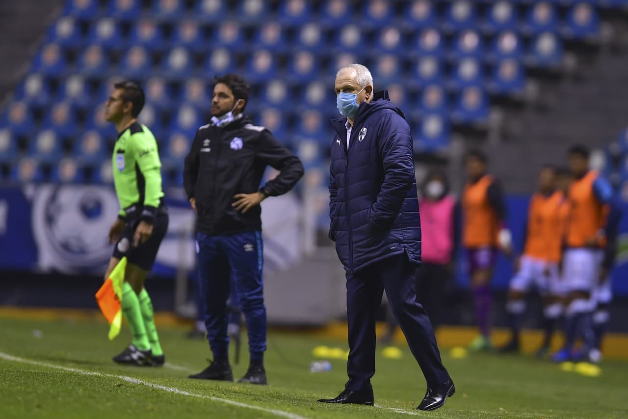 Javier 'Vasco' Aguirre regresó a México para dirigir a Rayados de Monterrey.