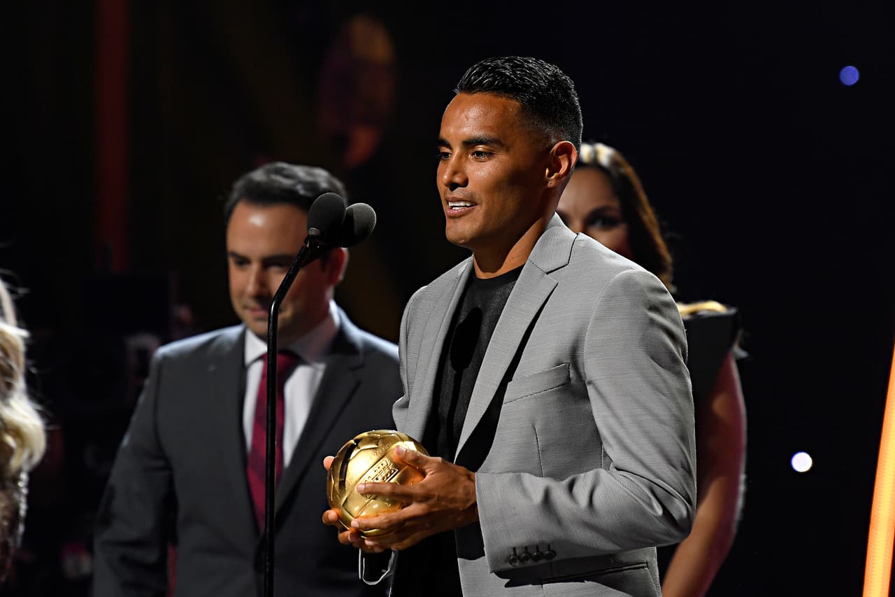 José Juan Gallito Vázquez, integrante de Santos Laguna, recibió el premio al 
<i>Mejor Mediocampista Defensivo</i>.