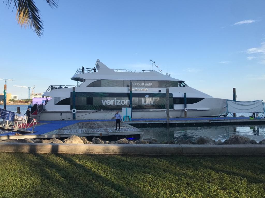 Los aficionados a la NFL pueden disfrutar un espacio para ellos antes del Super Bowl LIV entre San Francisco y Kansas City.