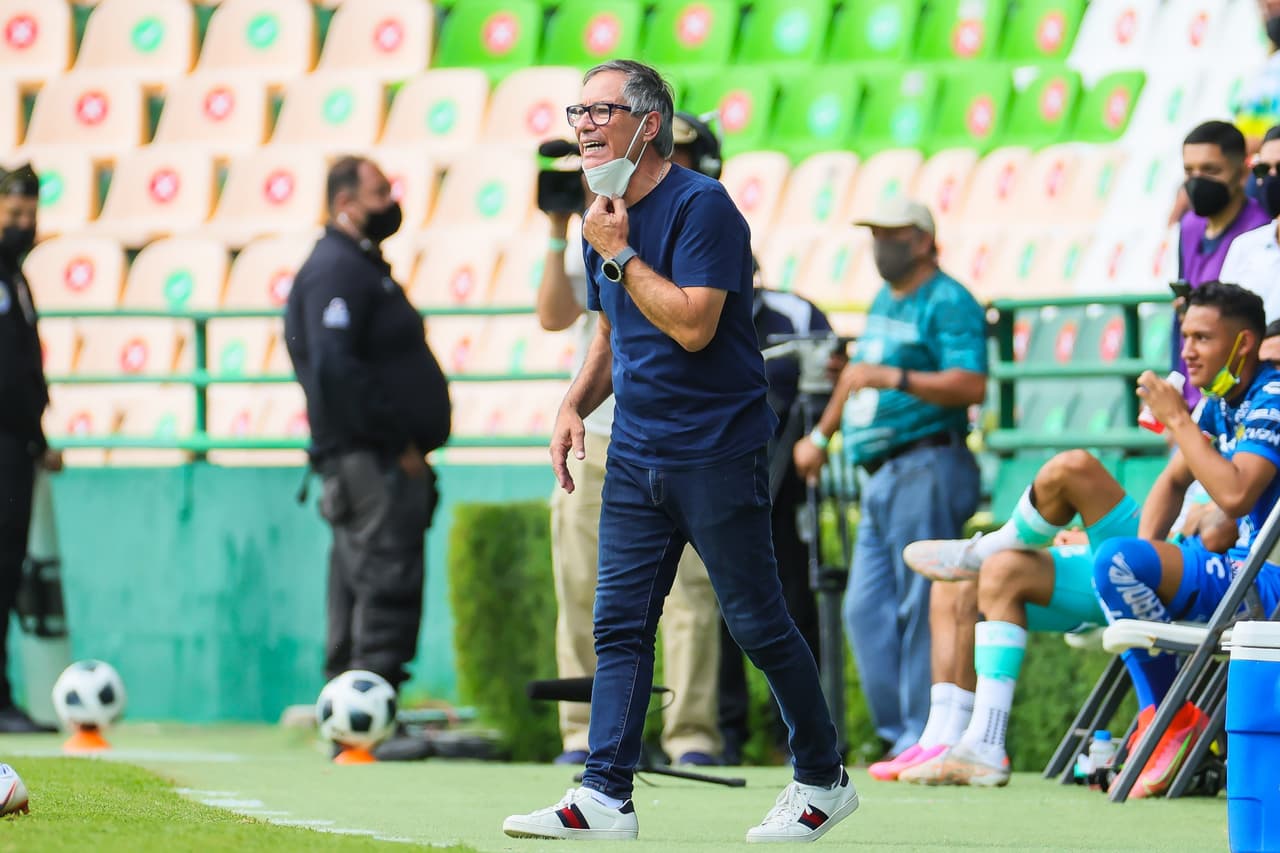 Ariel Holan termina contento por el desempeño de León