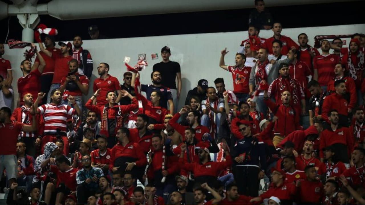 Detienen a 30 aficionados en Marruecos por disturbios en un partido