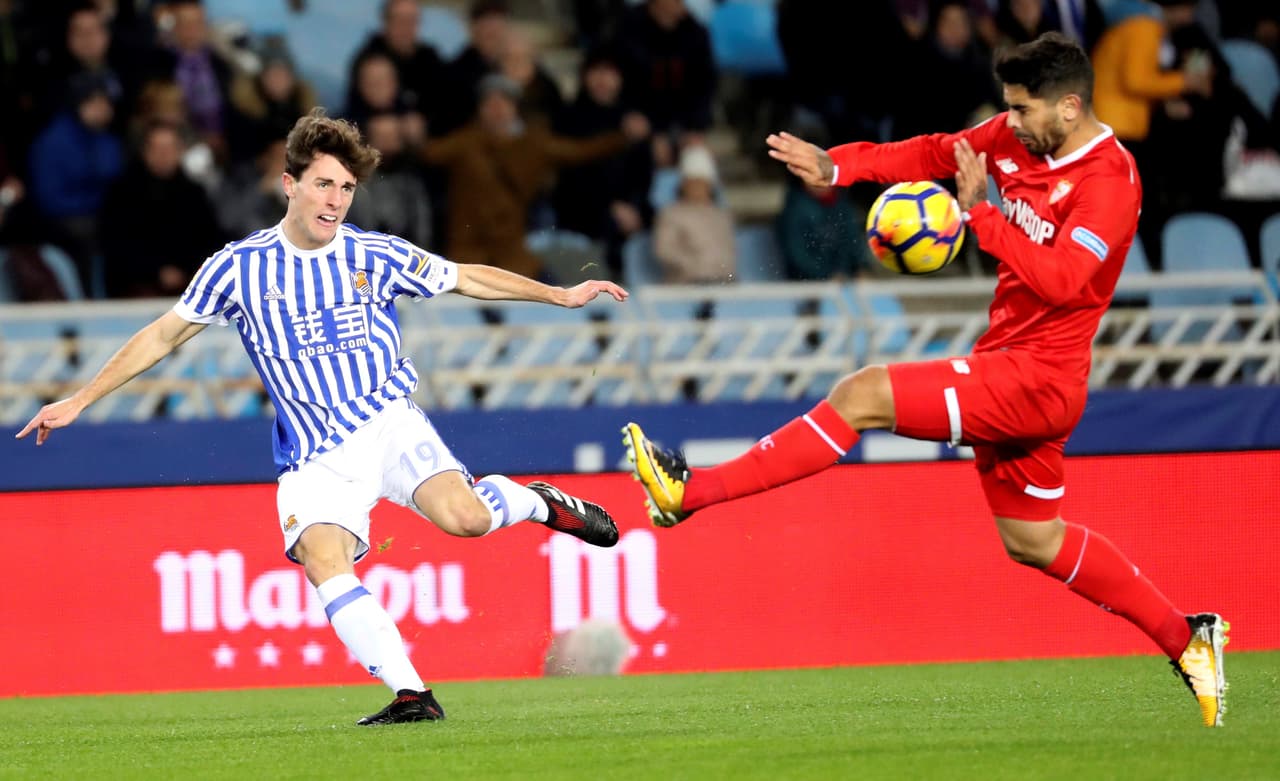 Álvaro Odriozola buscó llevar peligro siempre por la banda izquierda.