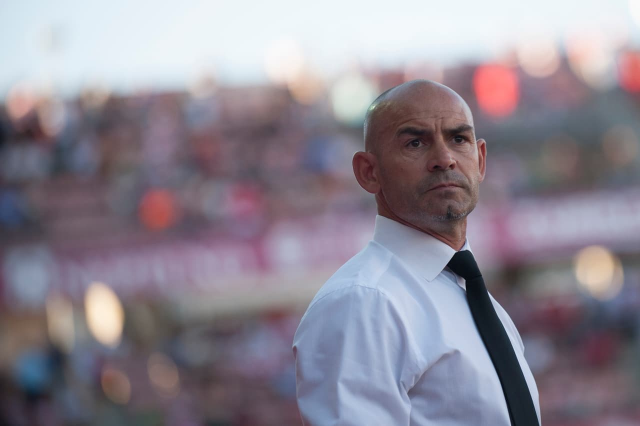 Granada's coach Paco Jemez looks on before the Spanish league football match Granada FC vs Villarreal CF at Nuevo Los Carmenes stadium in Granada on August 20, 2016. / AFP / JORGE GUERRERO (Photo credit should read JORGE GUERRERO/AFP/Getty Images)