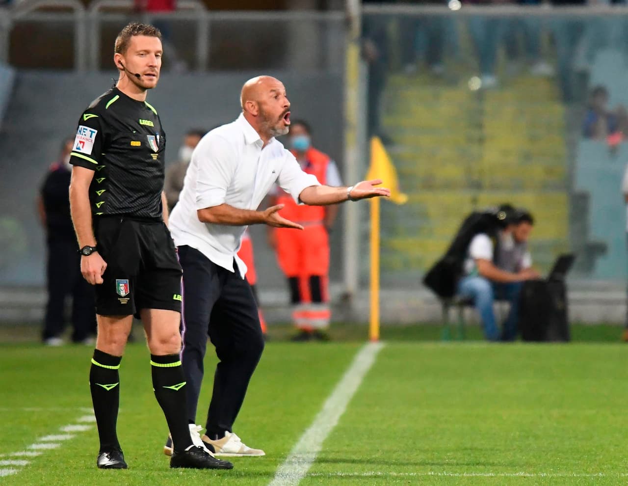 Napoli supera a la Fiorentina 2-1 en su visita a Florencia. Lucas Martínez ponía arriba a los locales al minuto 28, pero el mexicano Hirving Lozano empataba el partido y su compañero Amir Rrahmani cerró el triunfo para la 'Azzurra' en la J7 de la Serie A.