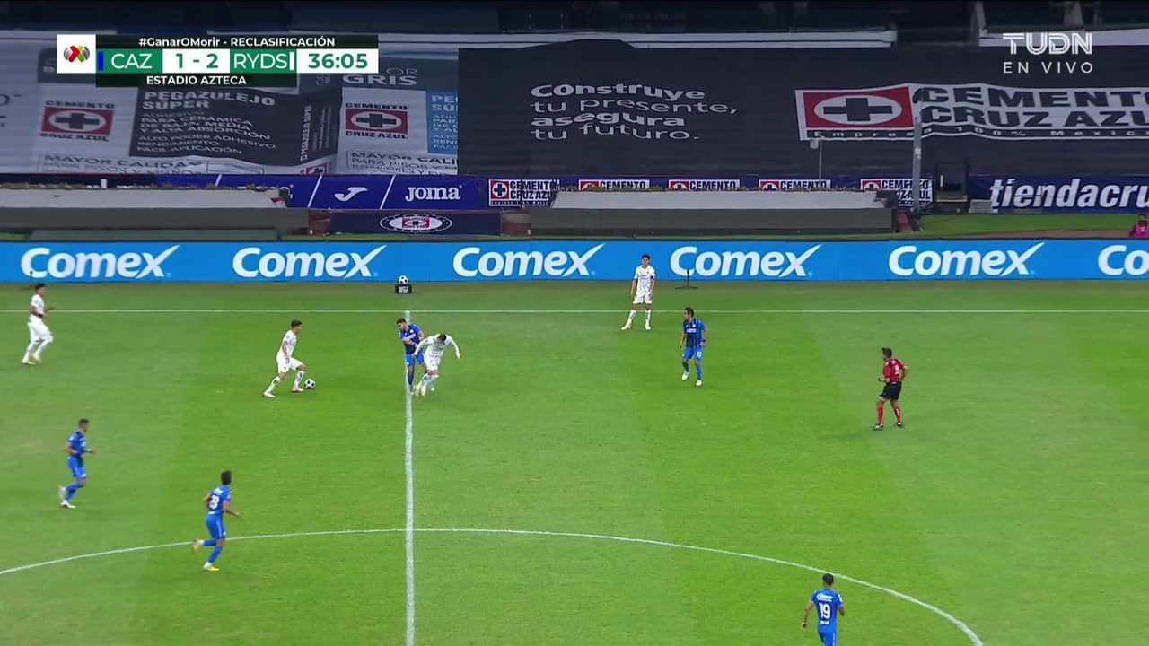 ¡TIRO ATAJADO! disparo por Guillermo Fernández.