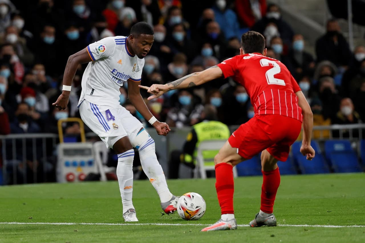 Real Madrid derrota al Sevilla 2-1 con anotaciones de Karim Benzema y Vinicius Jr durante la J15 en La Liga. El único tanto por parte del equipo visitante fue de Rafa Mir al inicio del encuentro. El equipo merengue es líder de la tabla.
