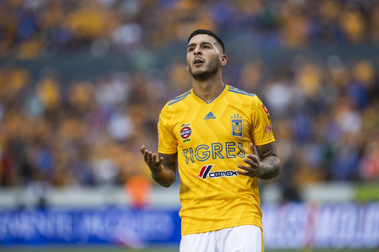 Se fue a Tigres donde poco a poco fue perdiendo ritmo, y minutos de juego. Jugó en Pachuca y disputa su segundo torneo con el León, donde parece regresar a su mejor futbol.