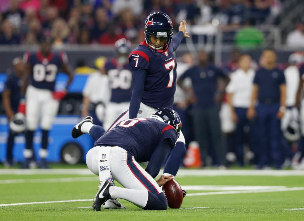 Ka'imi Fairbairn conectó cuatro goles de campo (20, 21, 19 y 36 yardas), incluyendo el del triunfo en tiempo extra. Aquí le daba ventaja a los Texans de 10-6 en el segundo periodo.