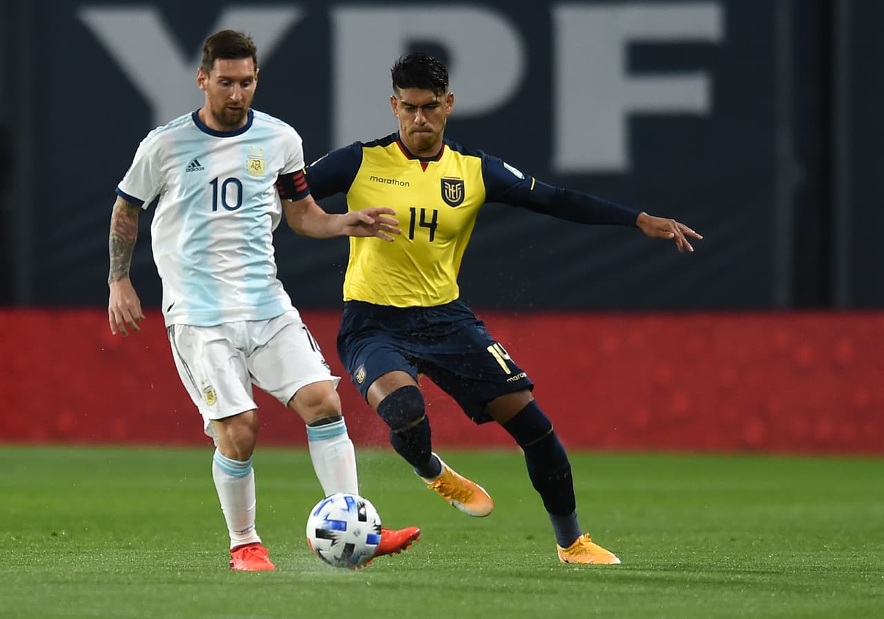 Lionel Messi anota de penal al minuto 13, Argentina aguanta el resultado y se queda con los tres puntos.