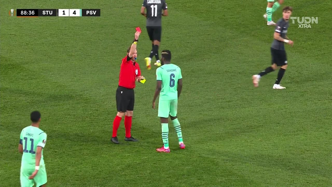 ¡Tarjeta Roja! Ibrahim Sangaré recibe la segunda amarilla y se va del juego.