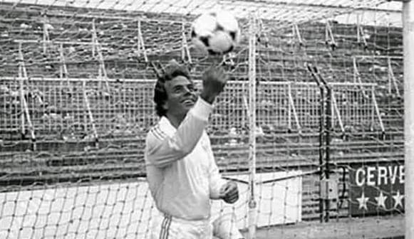 La vida tenía un futuro prometedor para Julio José Iglesias de la Cueva. El sábado 22 de septiembre de 1962 sucedió el evento que marcó su destino.