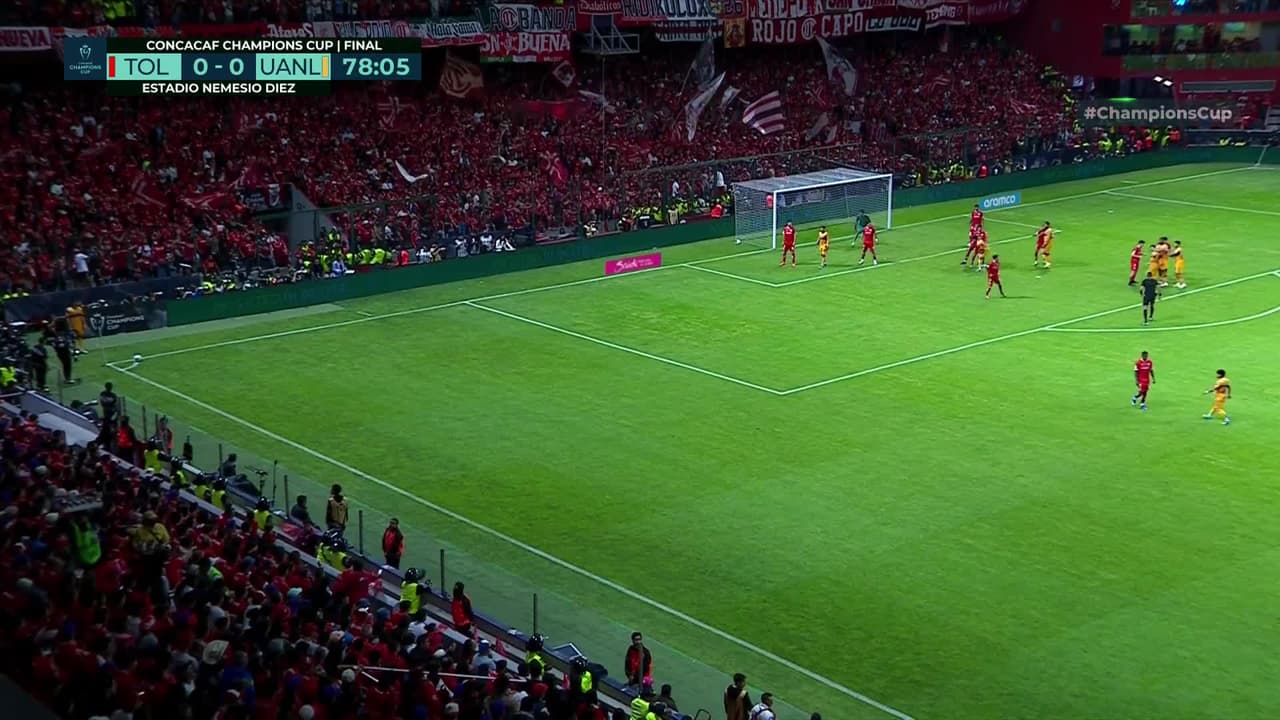 ¡TIRO ATAJADO! disparo por Rômulo.
