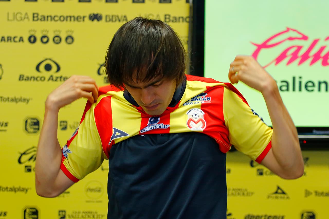 Luis Ángel Mendoza y Jose Martínez (foto) se vistieron con los colores de Monarcas Morelia al ser presentados como nuevos refuerzos del equipo con miras al Apertura 2019 de la Liga MX.