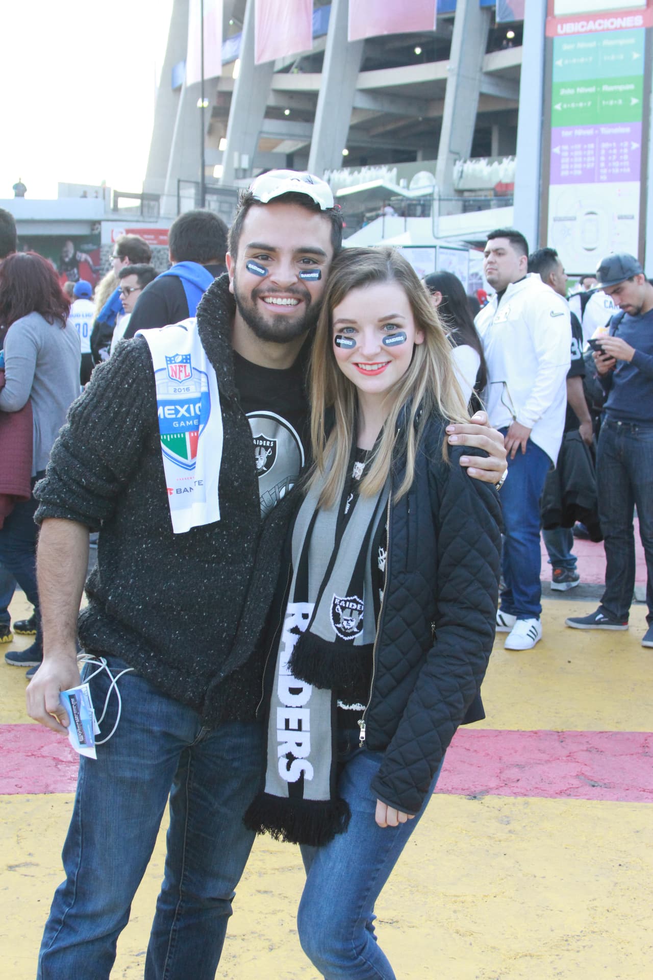 Miles de aficionados y apasionados de la NFL se dieron cita en el estadio Azteca para presenciar el duelo de Monday Night entre Raiders y Texans.