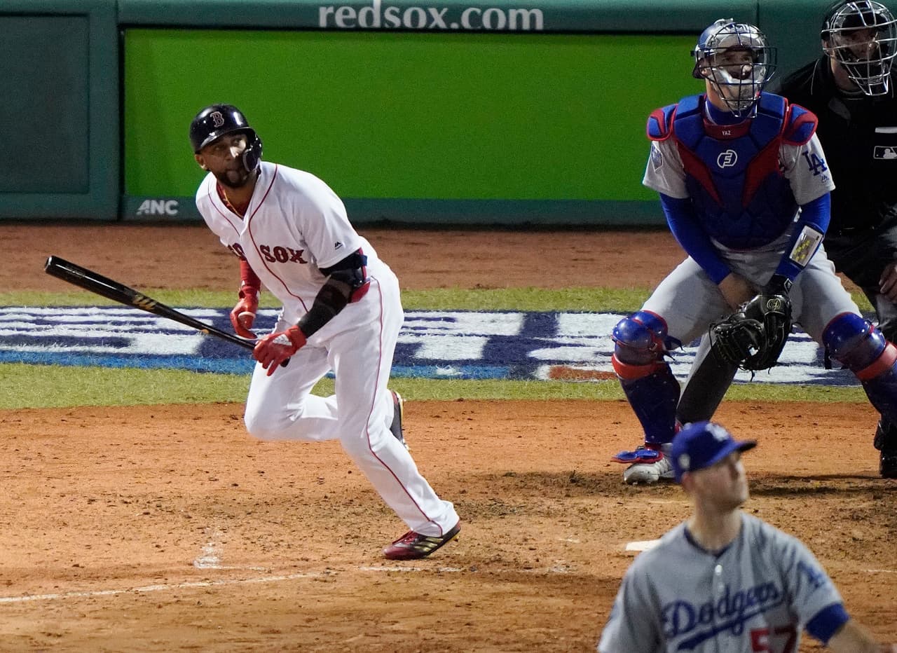 Tomando turno como emergente, en lugar de Devers en la antesala, se paró en la caja de bateo Eduardo Núñez con dos en base. Y como de cuento de hadas, se convirtió en el héroe de la noche bostoniana.