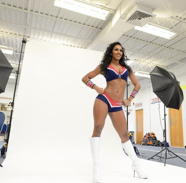 Las bellas porristas apoyaron al equipo y a sus jugadores desde la semana 1 de la temporada y estarán en Houston para animar a su equipo mientras luchan por quedarse con el trofeo máximo.