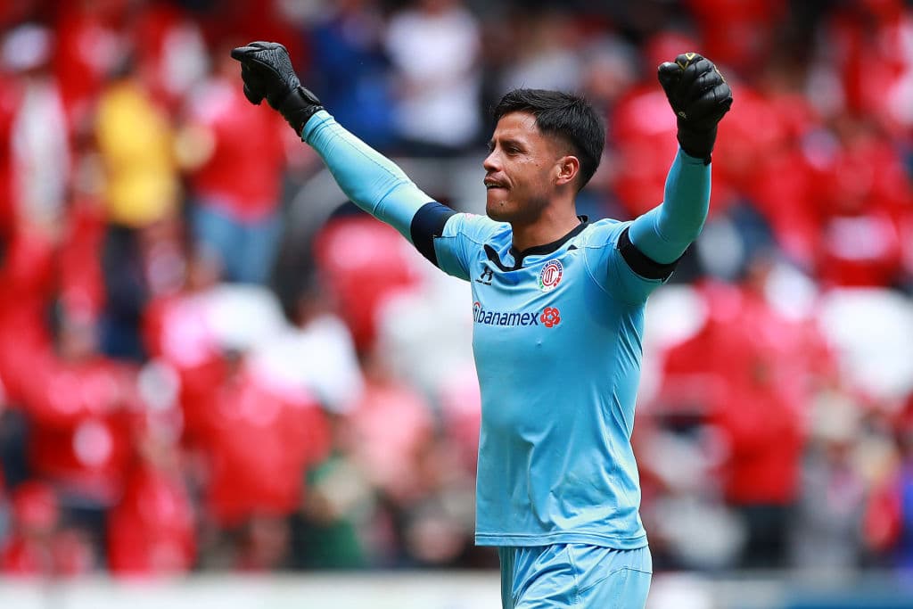 En un partido de volteretas, el Necaxa derrota a domicilio al Toluca 2-3 en un juego entretenido con gol de penal de Mauro Quiroga en el tiempo agregado.