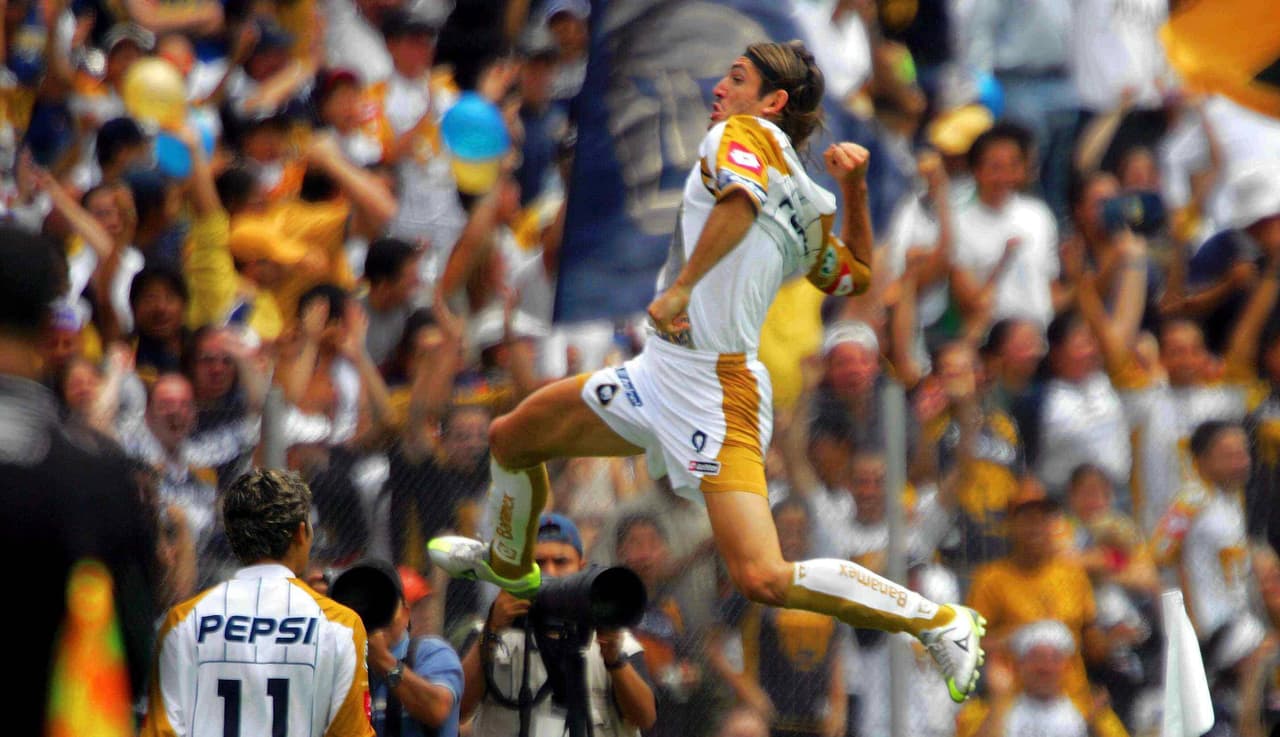 Bruno Marioni le dio muchas alegrías a la afición Universitaria, anotó 27 goles y ocupa el lugar 10 en el top de máximos goleadores en torneos cortos.