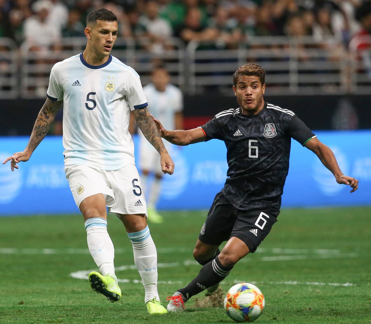 Jonathan dos Santos fue titular en la selección de México, que el martes fue goleada 4-0 por Argentina en un partido de exhibición jugado en San Antonio, Texas.