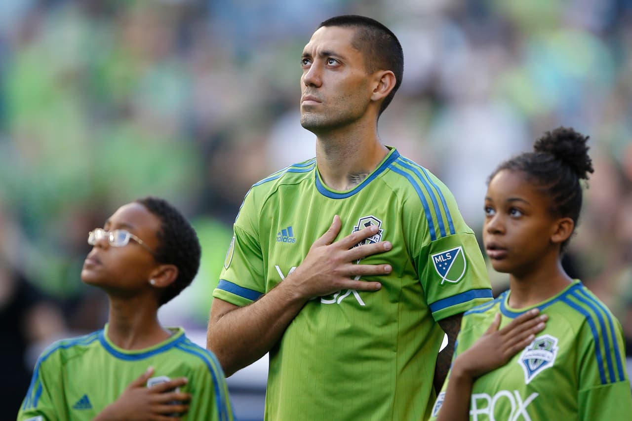 Clint Dempsey (Seattle Sounders) – Es el nuevo símbolo de la selección tras el retiro de Landon Donovan. Tanto en su club como en el combinado de las barras y las estrellas, existe una cierta Dempsey-dependencia, tiene que estar sí o sí.