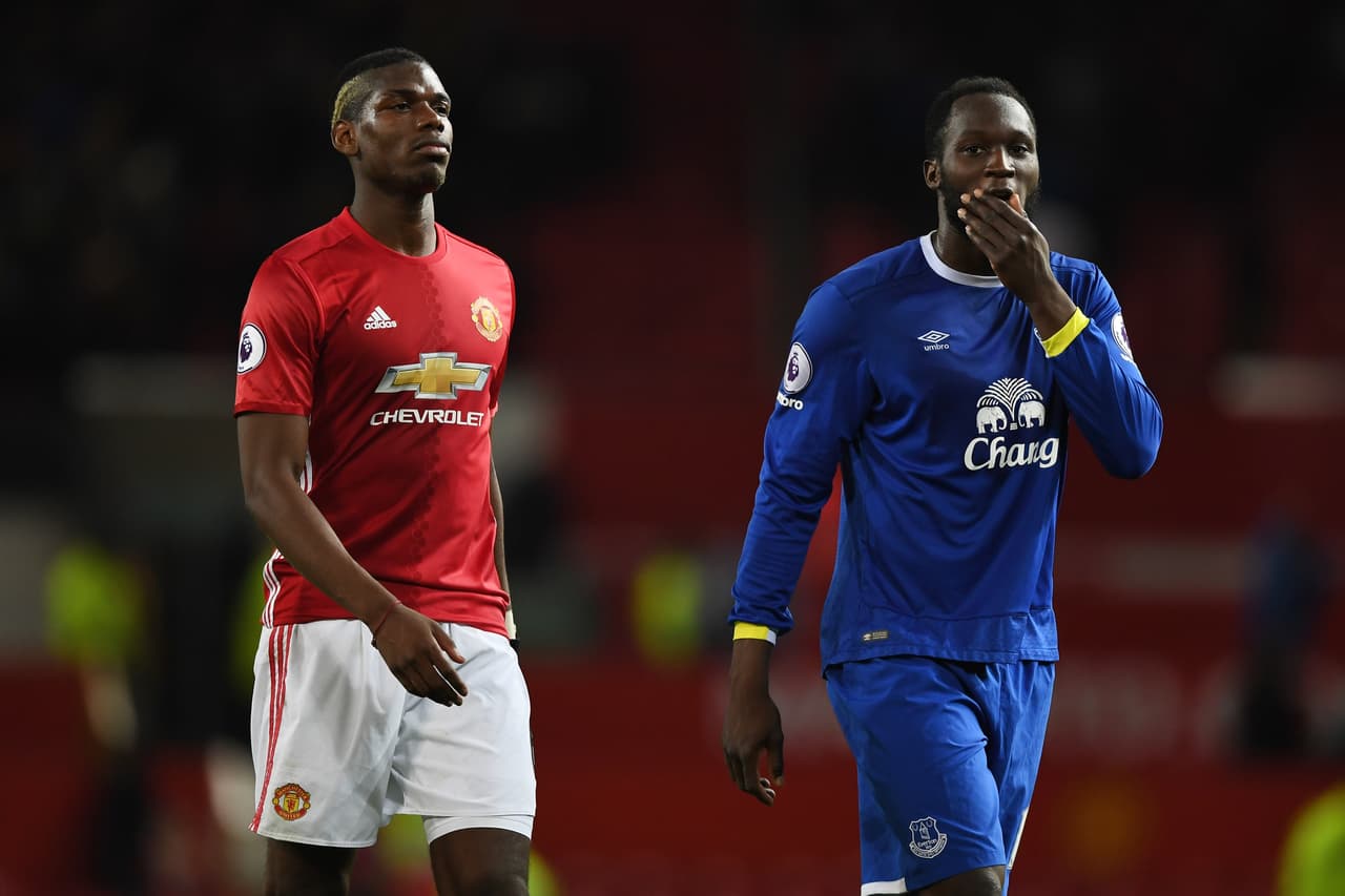 MANCHESTER, ENGLAND - APRIL 04: Romelu Lukaku of Everton (R) reacts during the Premier League match between Manchester United and Everton at Old Trafford on April 4, 2017 in Manchester, England. (Photo by Shaun Botterill/Getty Images)