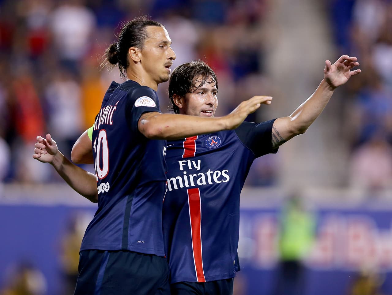 Maxwell e Ibrahimovic jugaron juntos en Ajax, Inter, Barcelona y PSG.