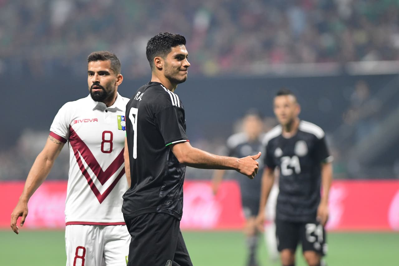 Al descanso el partido se fue con un empate 1-1 dejando sensaciones de que el equipo mexicano fue mejor, tuvo más la pelota y generó más y mejores ocasiones de gol.