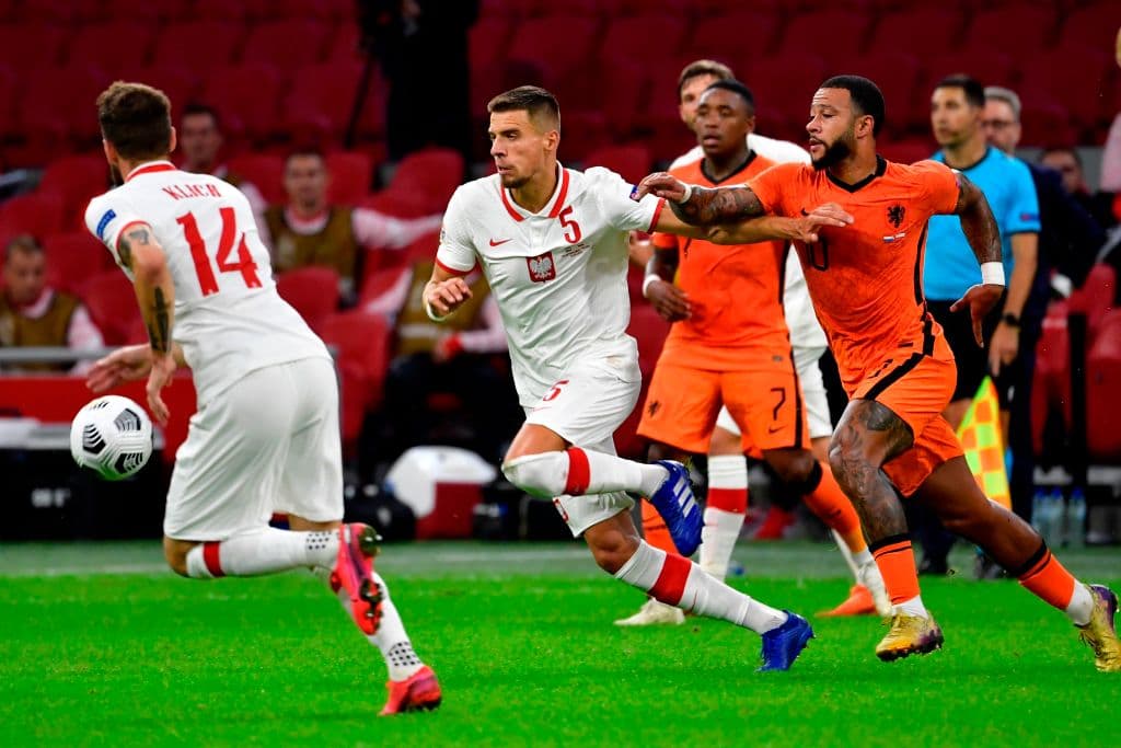 Steven Bergwijn marcó a los 61’ del juego el gol de la victoria para sumar sus primeras tres unidades en la competición.