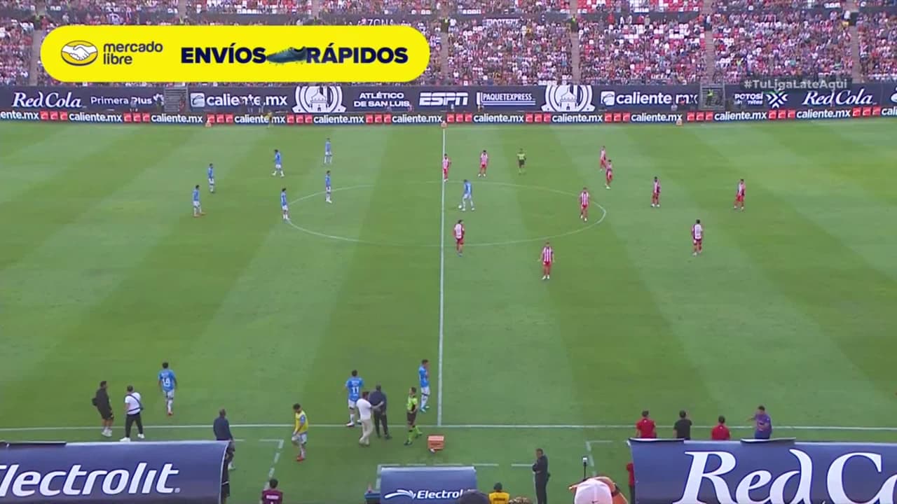 ¡TIRO ATAJADO! disparo por Nicolás Vallejo.