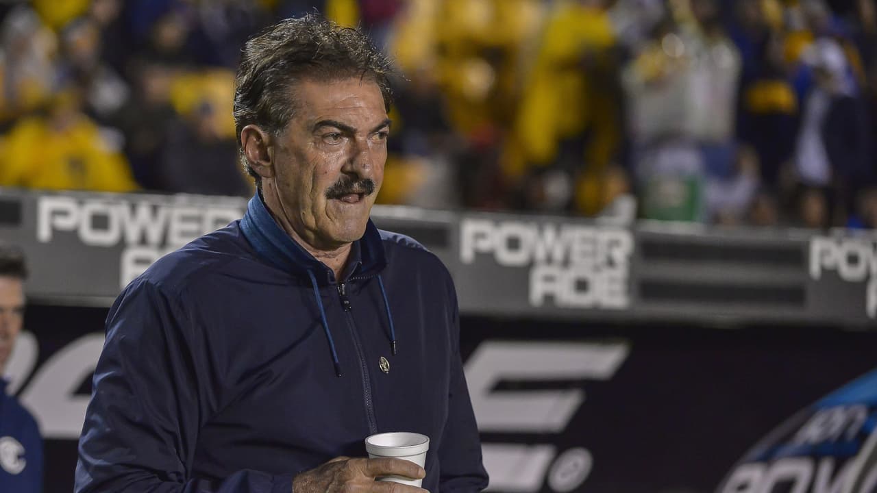 Olimpia tiene en la mira a La Volpe para ser su nuevo técnico