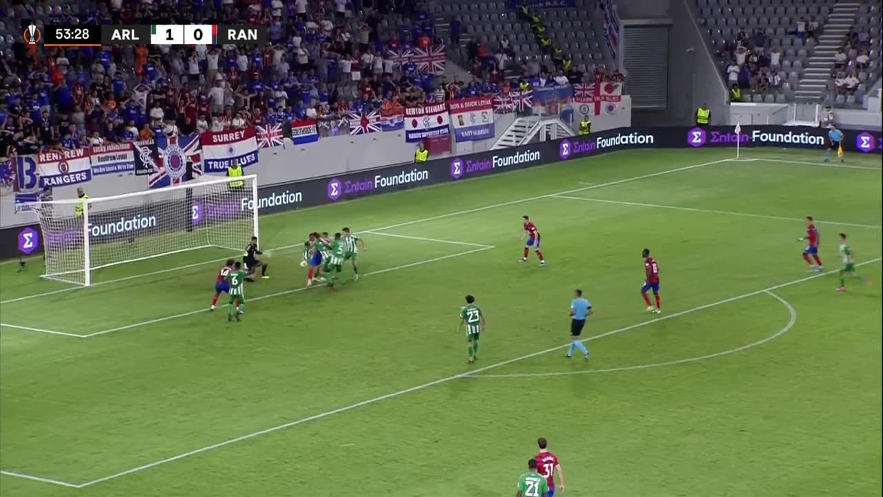 ¡TIRO ATAJADO! disparo por Abdallah Sima.