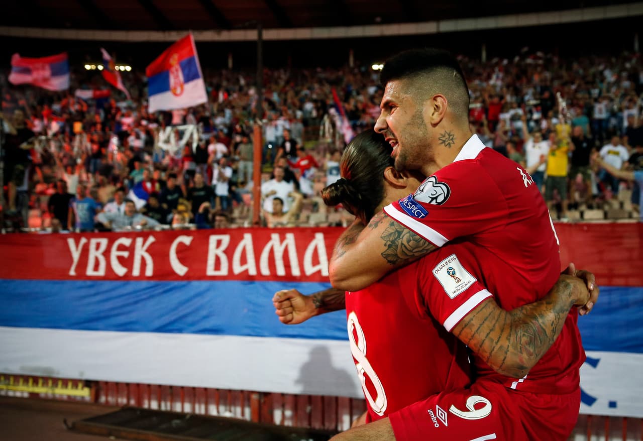 (UEFA / Grupo D) 1. Serbia