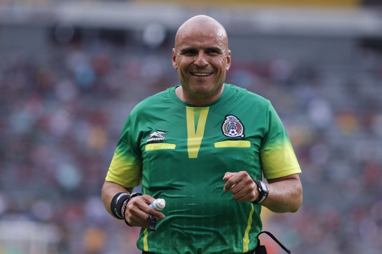 Recientemente retirado de la actividad, el árbitro Francisco Chacón hizo parte de la fiesta.