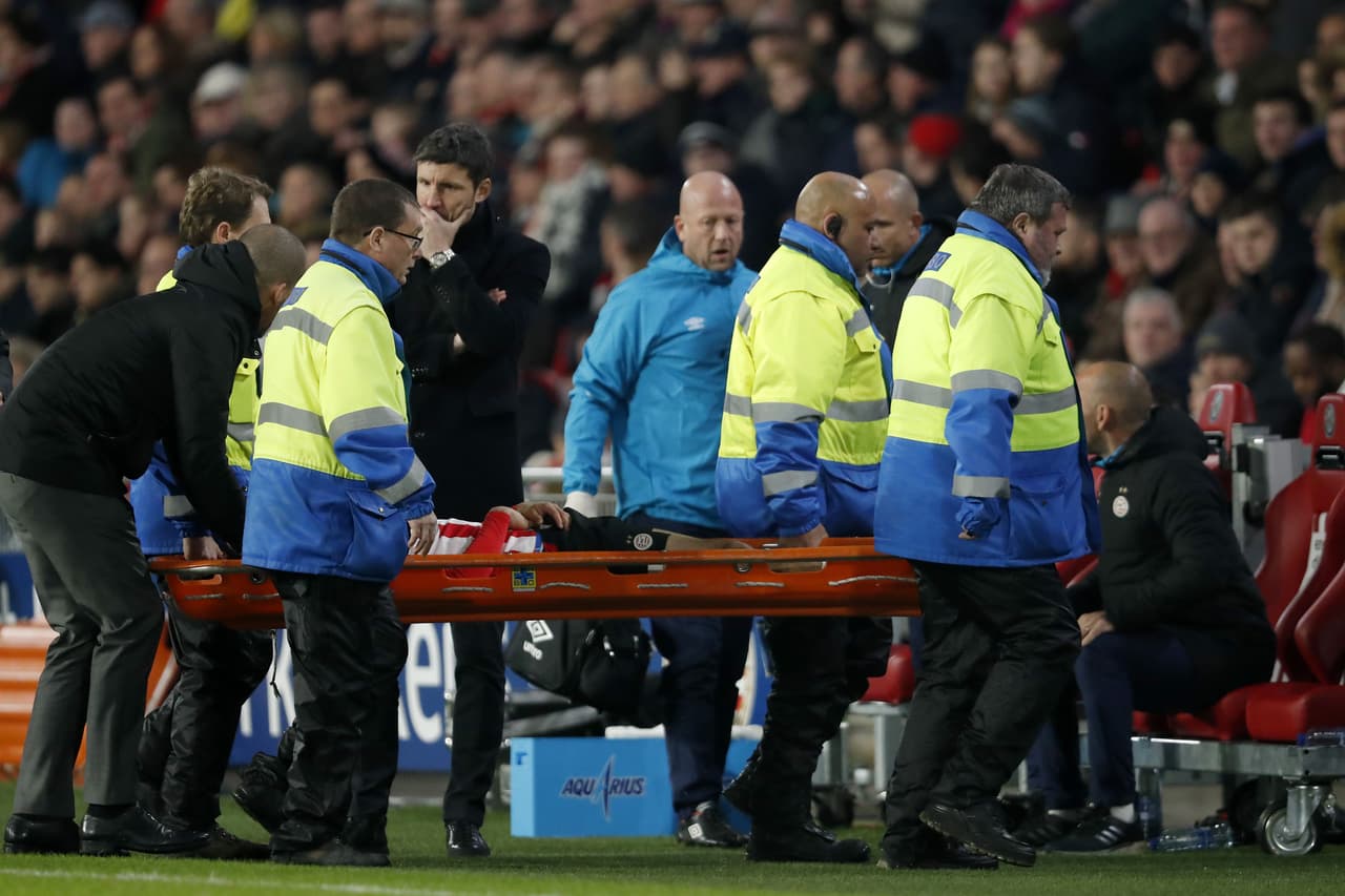  DT del PSV: "Golpe del ‘Chucky’ Lozano no se ve bien"