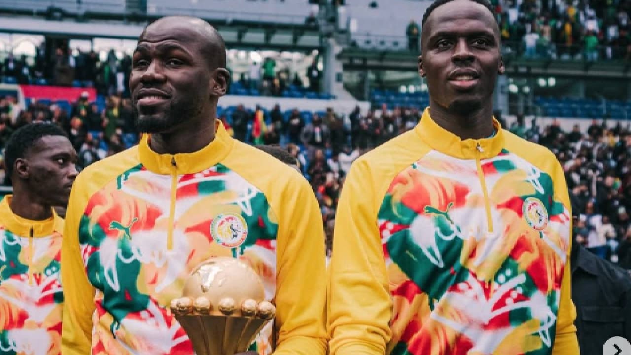 Senegal, en medio de un escándalo por adeudos, mala logística y ¡un DT sin contrato!