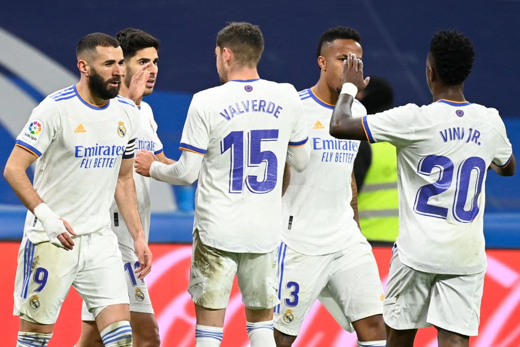 Real Madrid se quita el sabor amargo del martes pasado y golean 3-0 al Alavés en el Santiago Bernabéu.