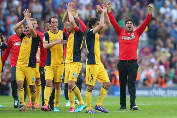La afición del Barcelona reconoció con aplausos al campeón.