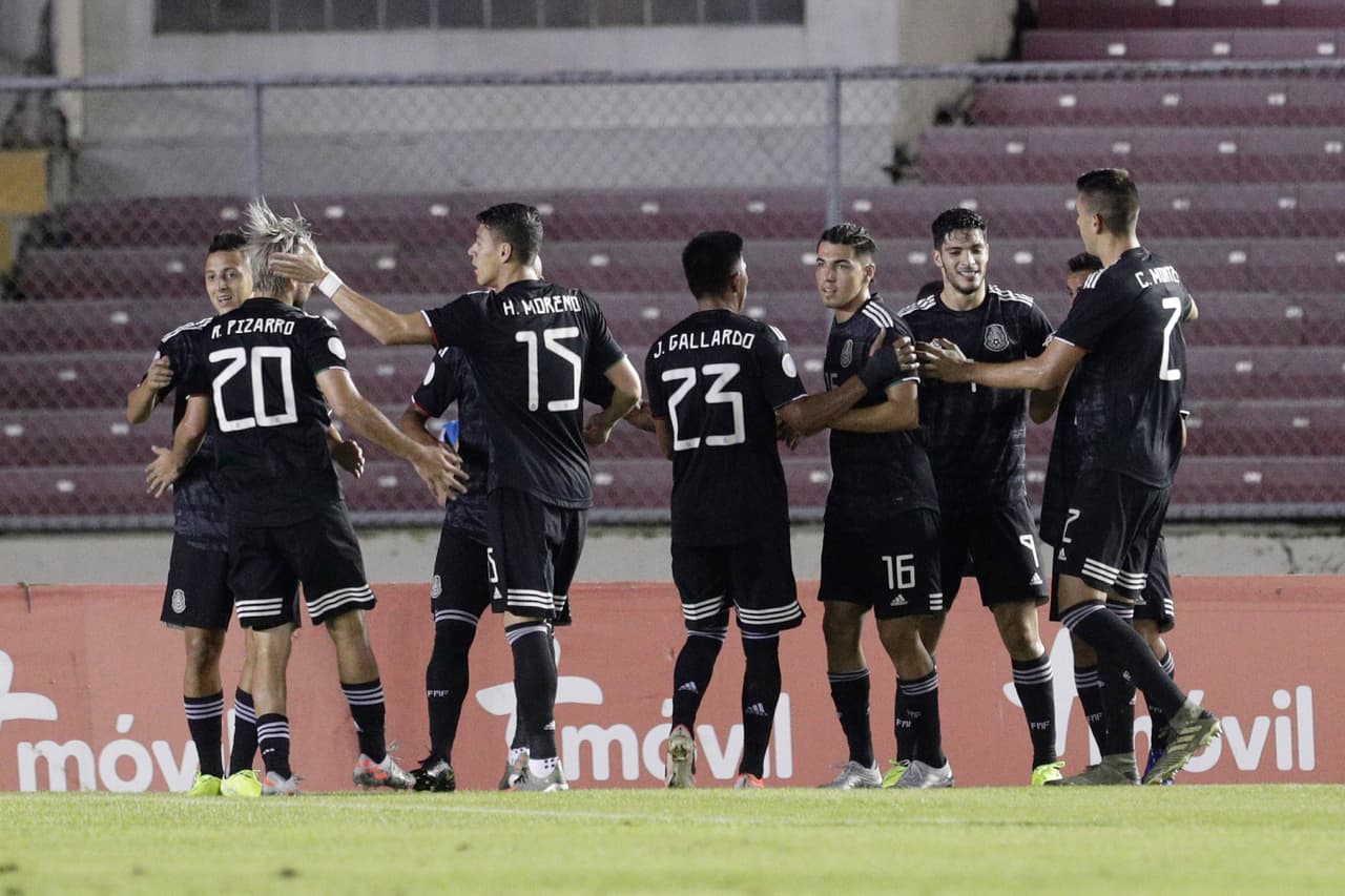 Con doblete de Raúl Alonso Jiménez y otro tanto de Edson Álvarez, México se impone 0-3 en su visita a Panamá.