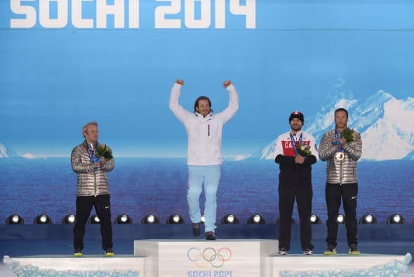 El llanto de Miller dejaron en un segundo plano el éxito de su compatriota Andrew Weibrecht, bronce en Vancouver 2010, y que logró en Sochi la plata, y del noruego Kjetil Jansrud, que prolongó el éxito de Noruega en supergigante, prueba en la que los nórdicos se han hecho con el oro en las cuatro últimas citas olímpicas.
