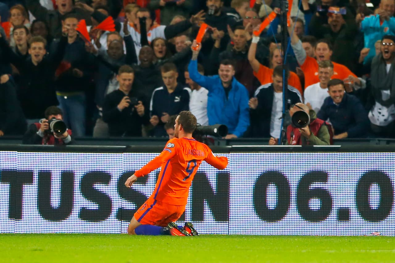 La celebración de Vincent Janssen fue la de todo su país pues gracias a este tanto son los líderes de su zona, una de las más duras de la eliminatoria europea.