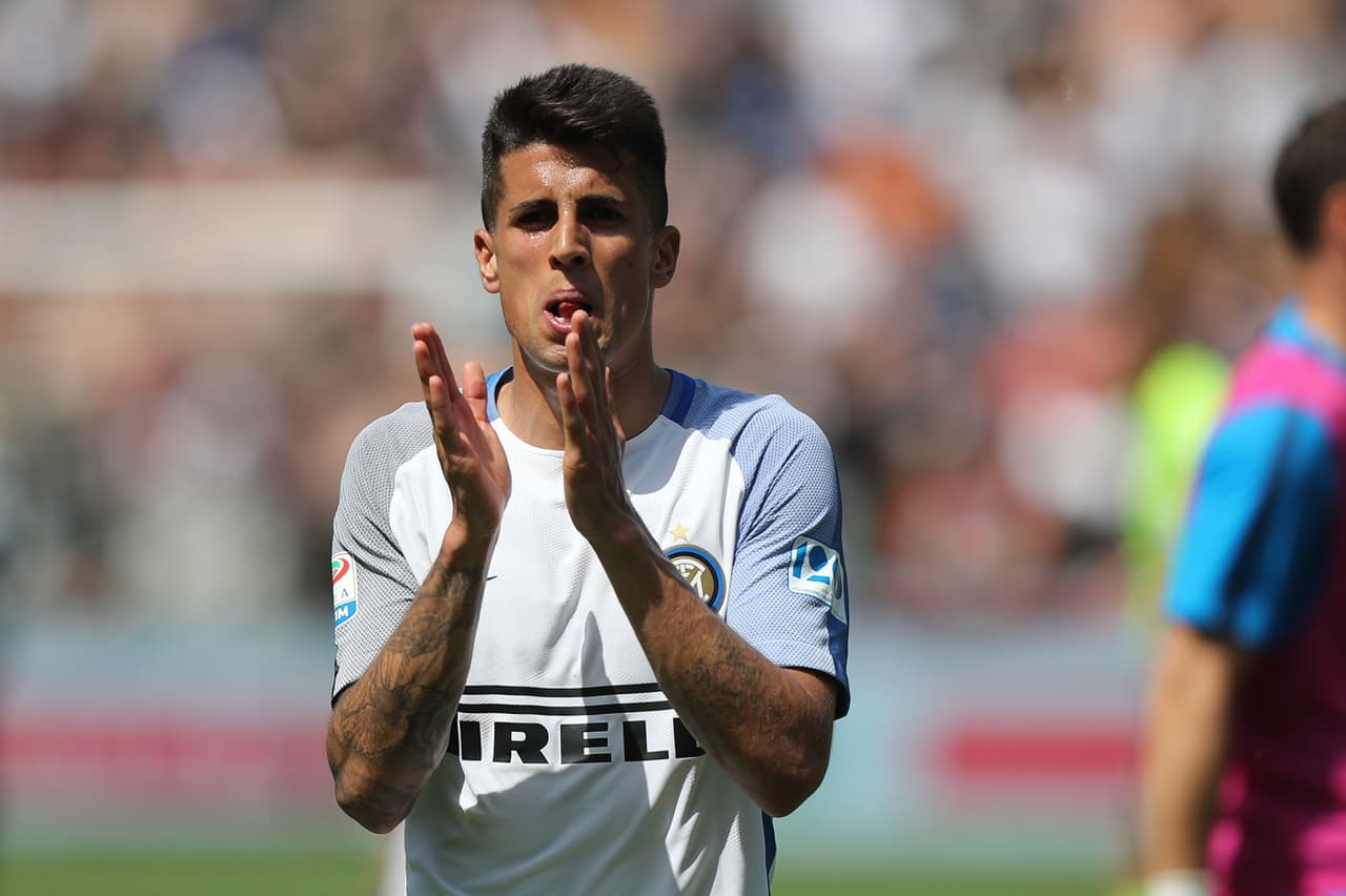 Joao Cancelo. El defensa portugués, cuya carta pertenecía al Valencia CF pero estuvo en 2017-18 a préstamo con el Inter de Milán, se marcha para reforzar a la Juventus de Turín. Tiene 24 años de edad.